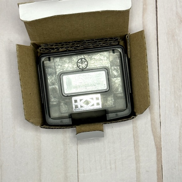 SOLD! Creative Memories Mosaic Diamond Chain Border Maker Punch NIB - Picture 2 of 4